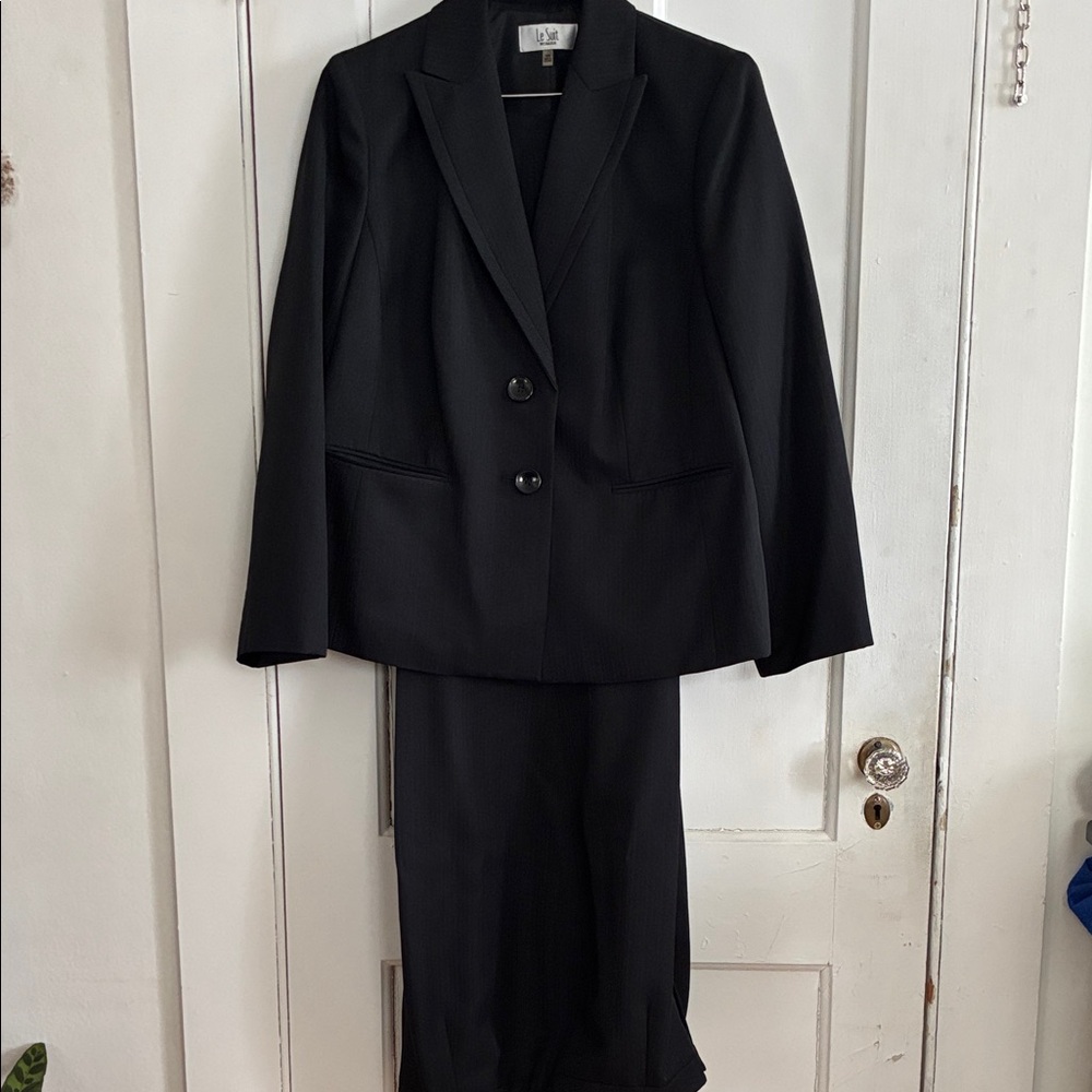 Le Suit Charcoal Gray Pantsuit - Picture 9 of 9